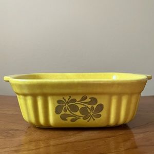 VINTAGE FTDA 1983 Pfaltzgraff Yellow Ceramic 16 oz Baking Dish